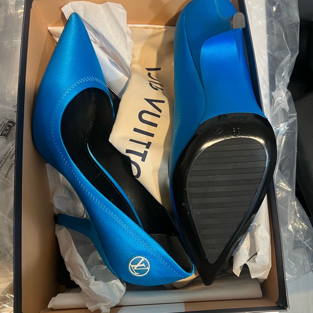 Authentic Louis Vuitton Blue Archlight Pumps - Picture 6 of 7